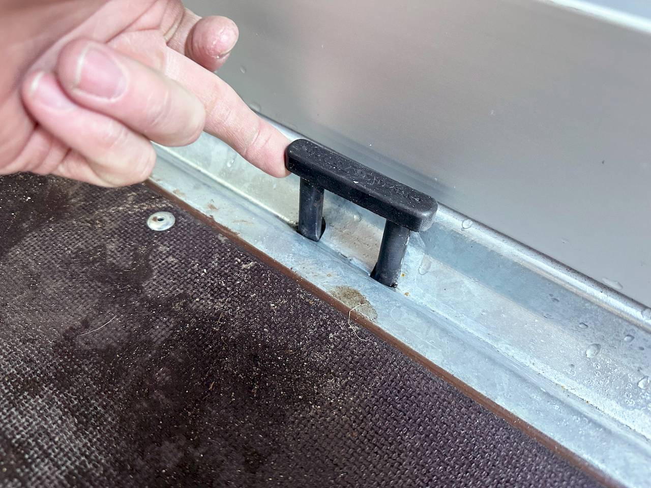 VEZEKO HUSKY FB 35.35 | PLANE | SCHWARZ