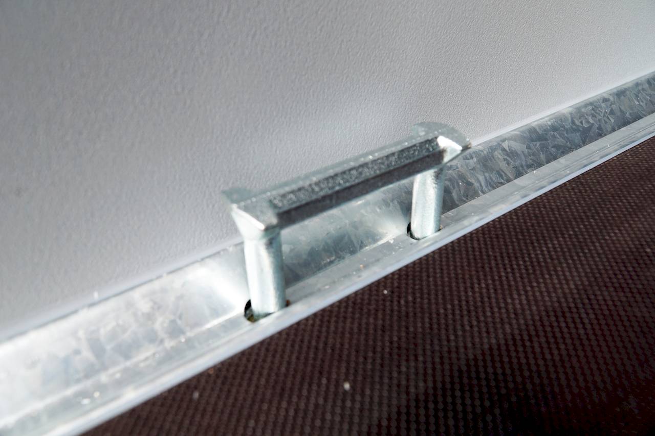 GESCHLOSSENER KOFFERANHÄNGER - S - MIETEN