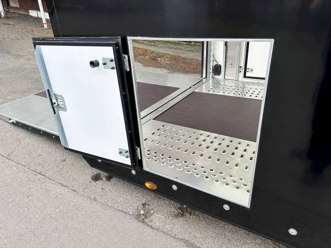 BRIAN JAMES RACE TRANSPORTER 6 | 396-3030 | TRIDEM | ZUSATZRAMPEN