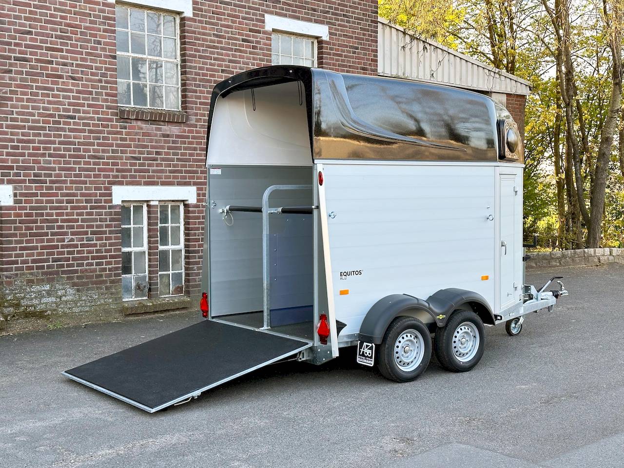 HUMBAUR EQUITOS ALU 2400 | BLACK