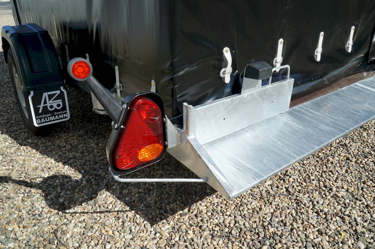 VEZEKO HUSKY FB 13.28 | PLANE | SCHWARZ