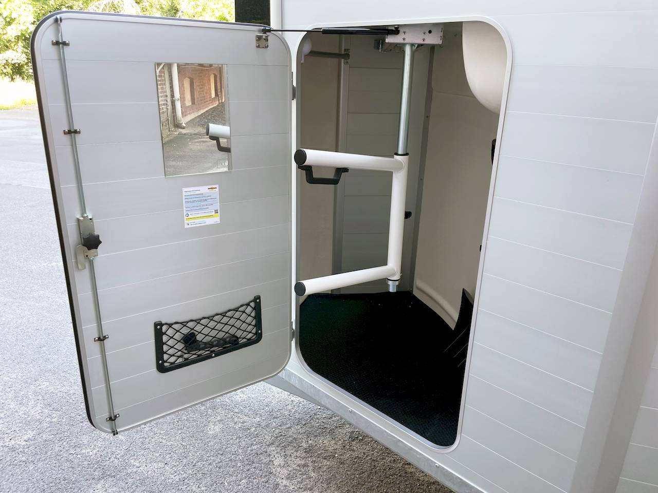 HUMBAUR NOTOS ALU 2400 | BLACK | FENSTER