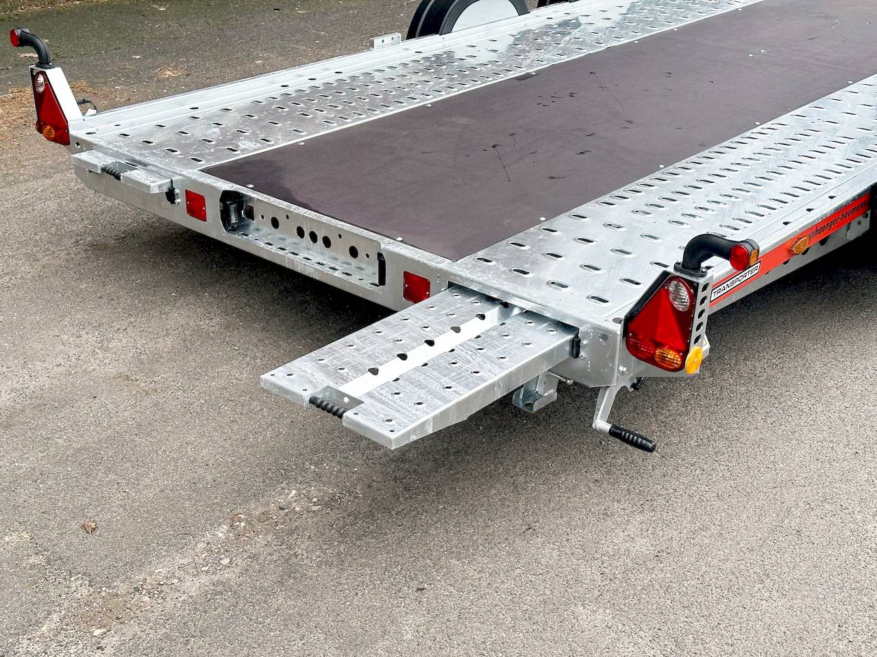 BRIAN JAMES A4 125-2424 TRANSPORTER | REIFENREGAL
