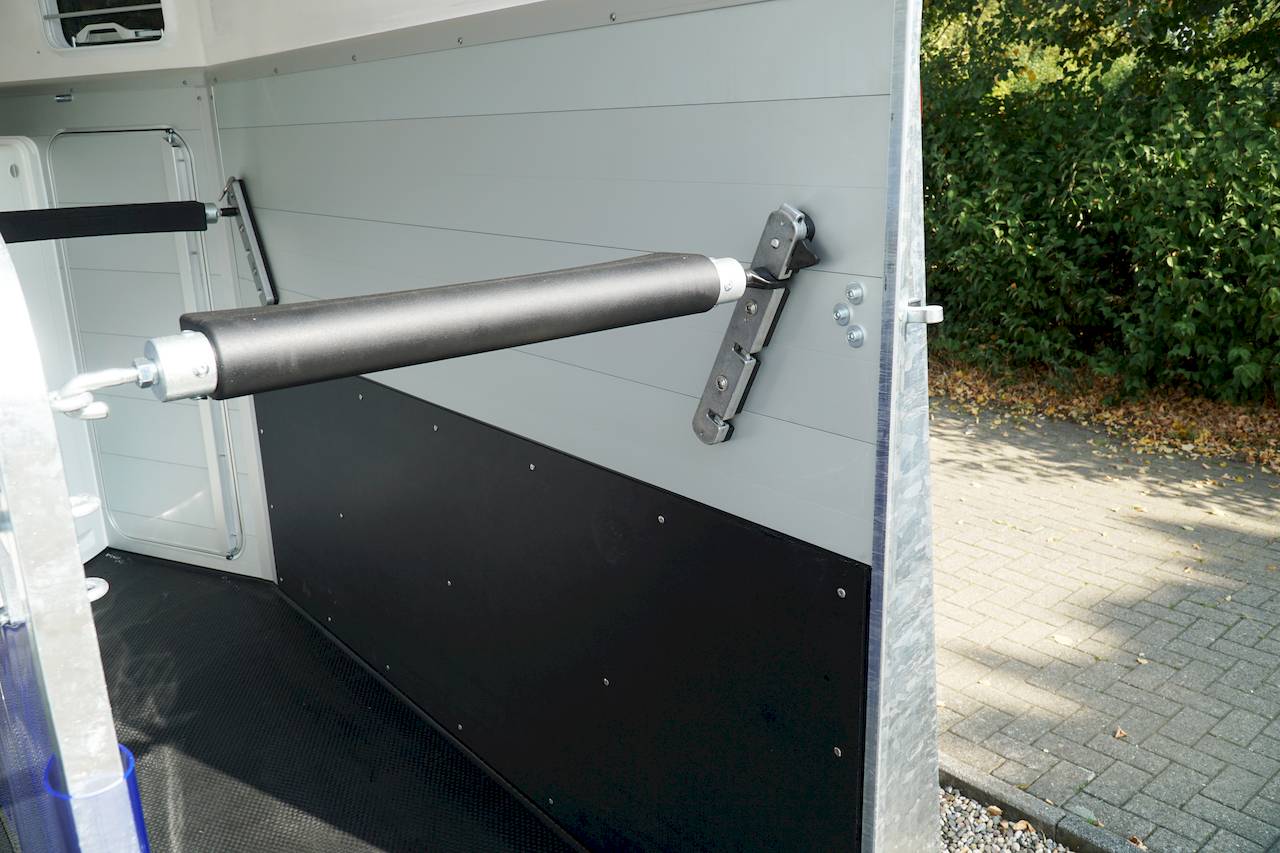 PFERDEANHÄNGER - M - MIETEN