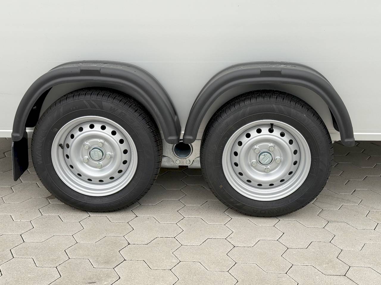 CHEVAL LIBERTE DEBON C700 ALU ROADSTER