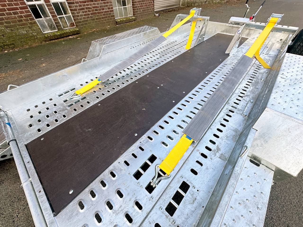 BRIAN JAMES DIGGER PLANT 543-3717-35-2-12 | TRACSTRAP | EINZELRAMPEN