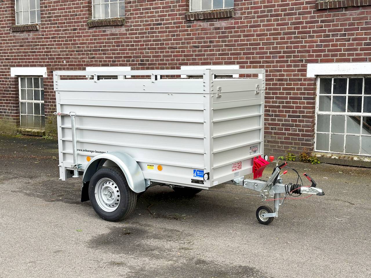 GESCHLOSSENER DECKELANHÄNGER - XS - MIETEN
