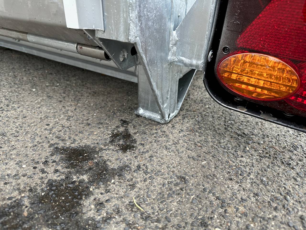 ABSENKKOFFERANHÄNGER - L+ - MIETEN