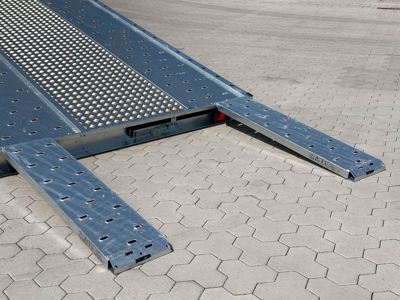 MARTZ GT KIPPBAR 400/2 S 2,7T | HOLZ + ALURIFFELBLECHBODEN