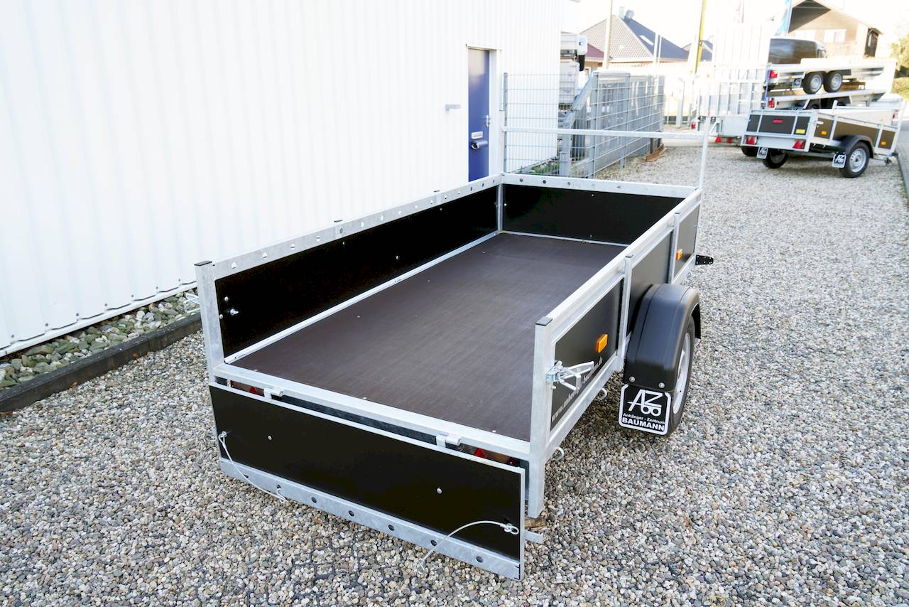 OFFENER KASTENANHÄNGER - S - MIETEN