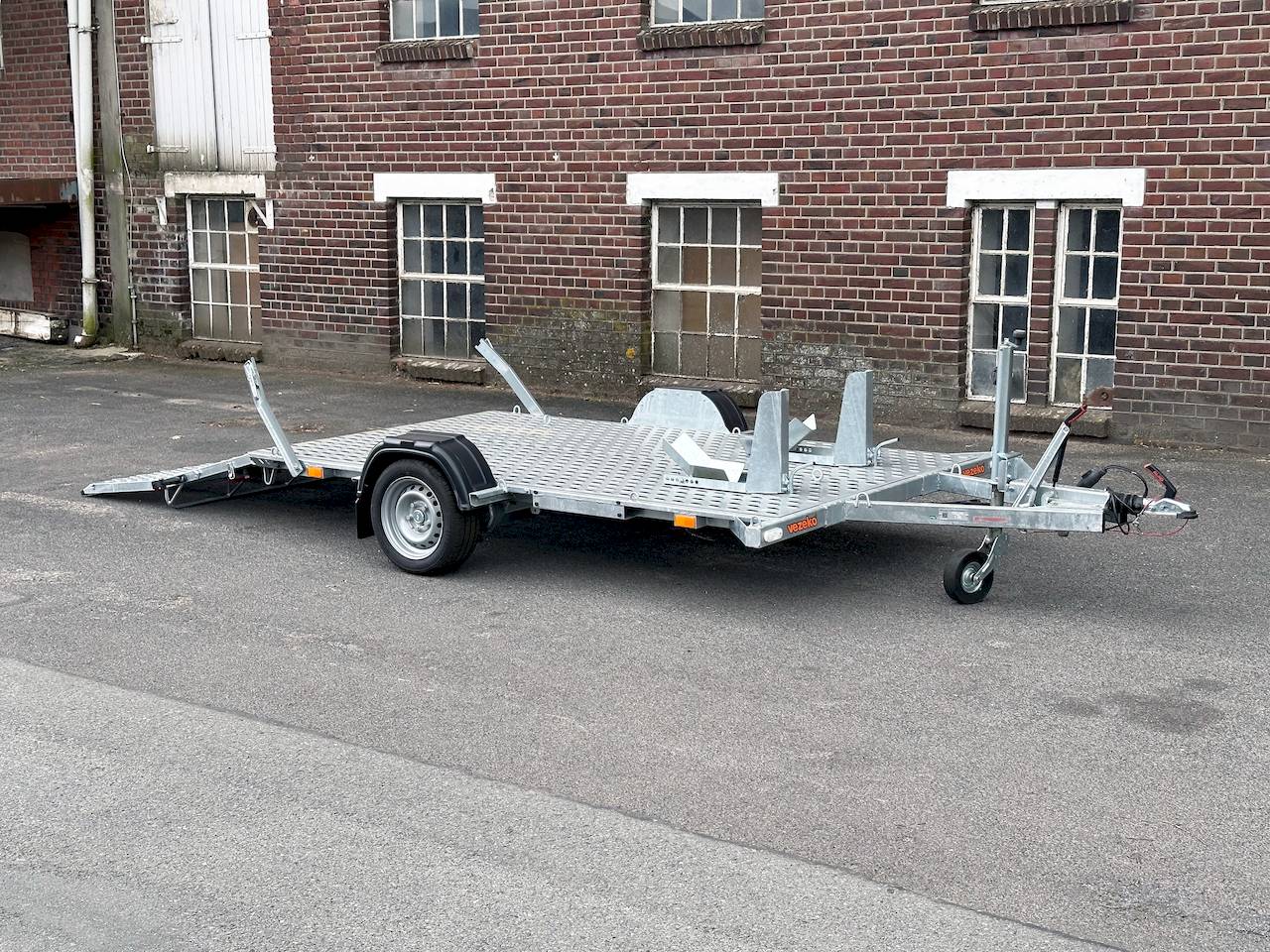 VEZEKO MOTOVAN C18