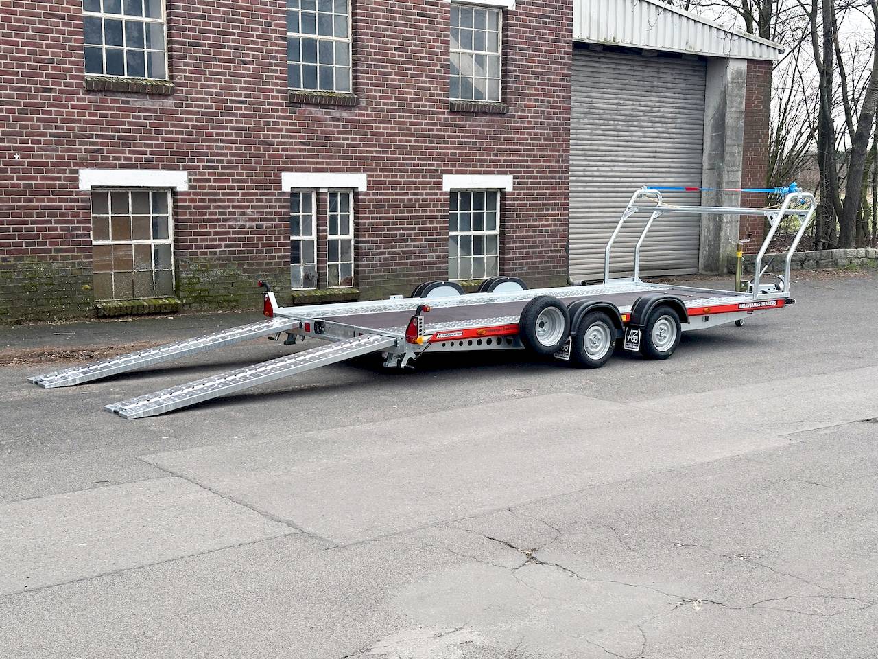 BRIAN JAMES A4 125-2424 TRANSPORTER | REIFENREGAL
