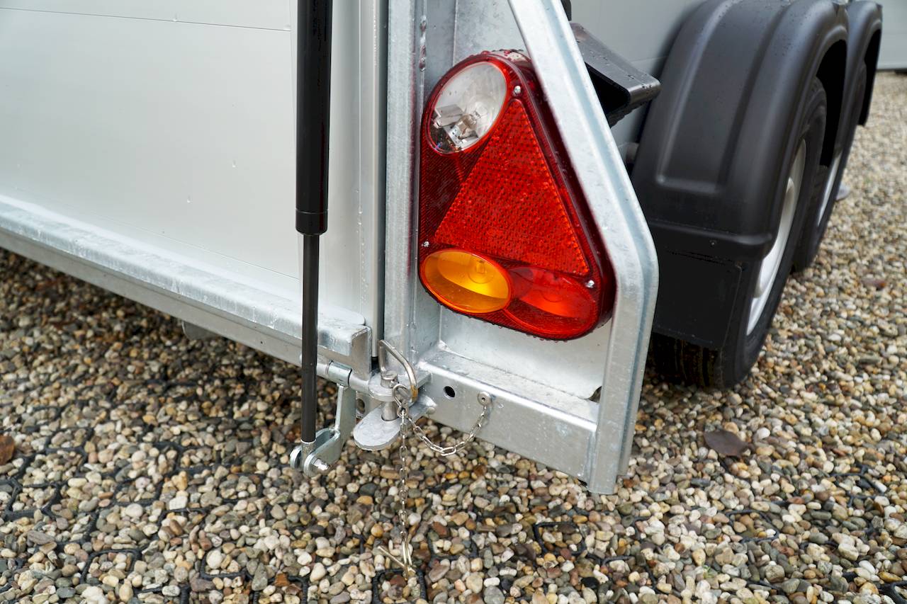 CHEVAL LIBERTE DEBON C500 2600KG ALU ROADSTER