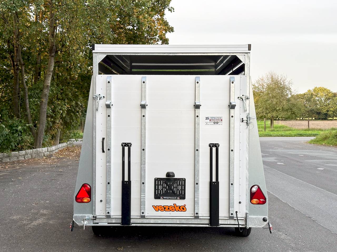 VEZEKO VT 3500 K-W | ALUBODEN | RAMPE-/TÜR-KOMBI | QUERTRENNWAND