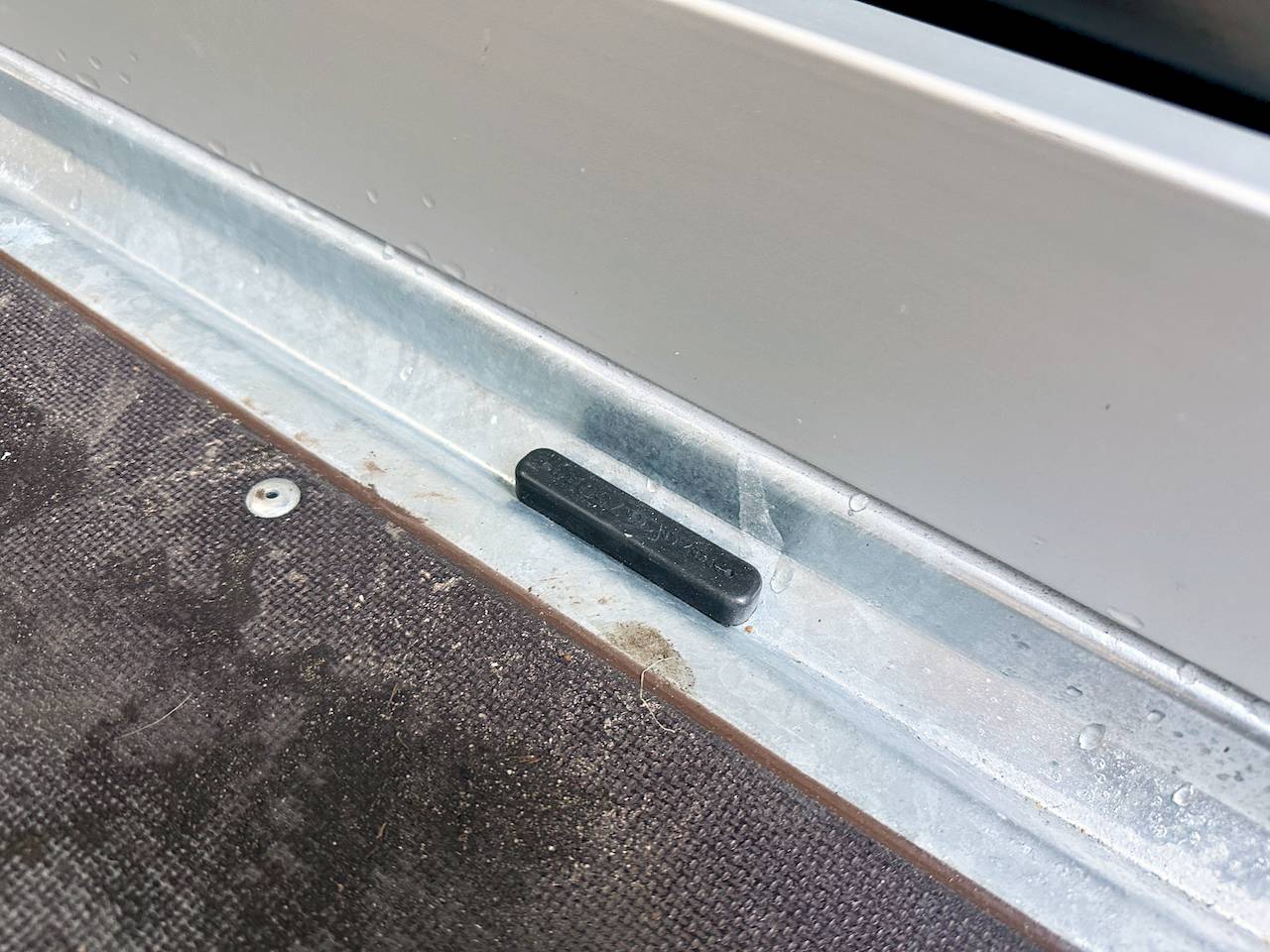 VEZEKO HUSKY FB 35.35 | PLANE | SCHWARZ