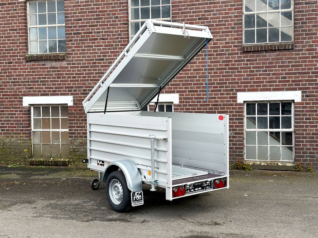 GESCHLOSSENER DECKELANHÄNGER - XS - MIETEN