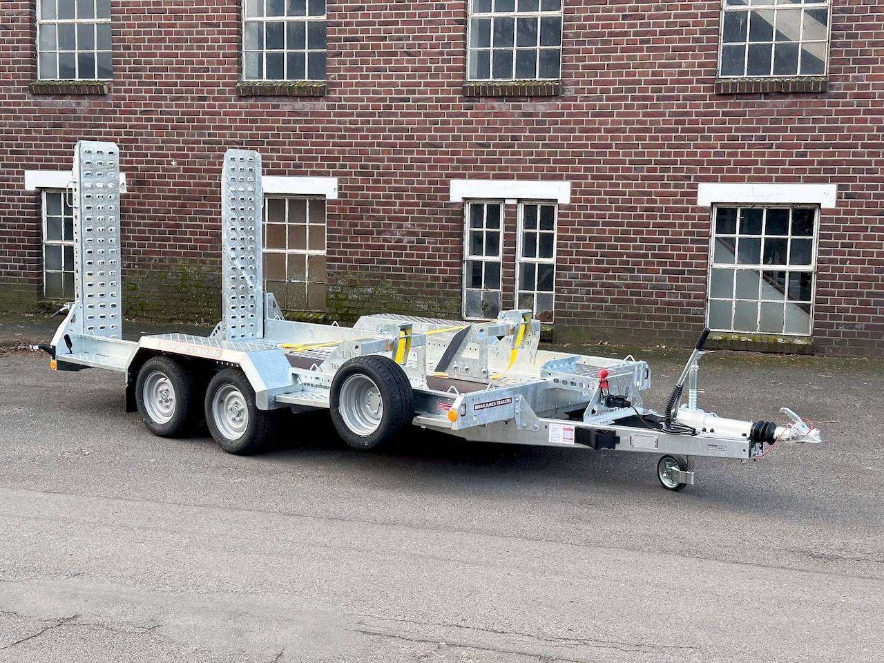 BRIAN JAMES DIGGER PLANT 543-3717-35-2-12 | TRACSTRAP | EINZELRAMPEN