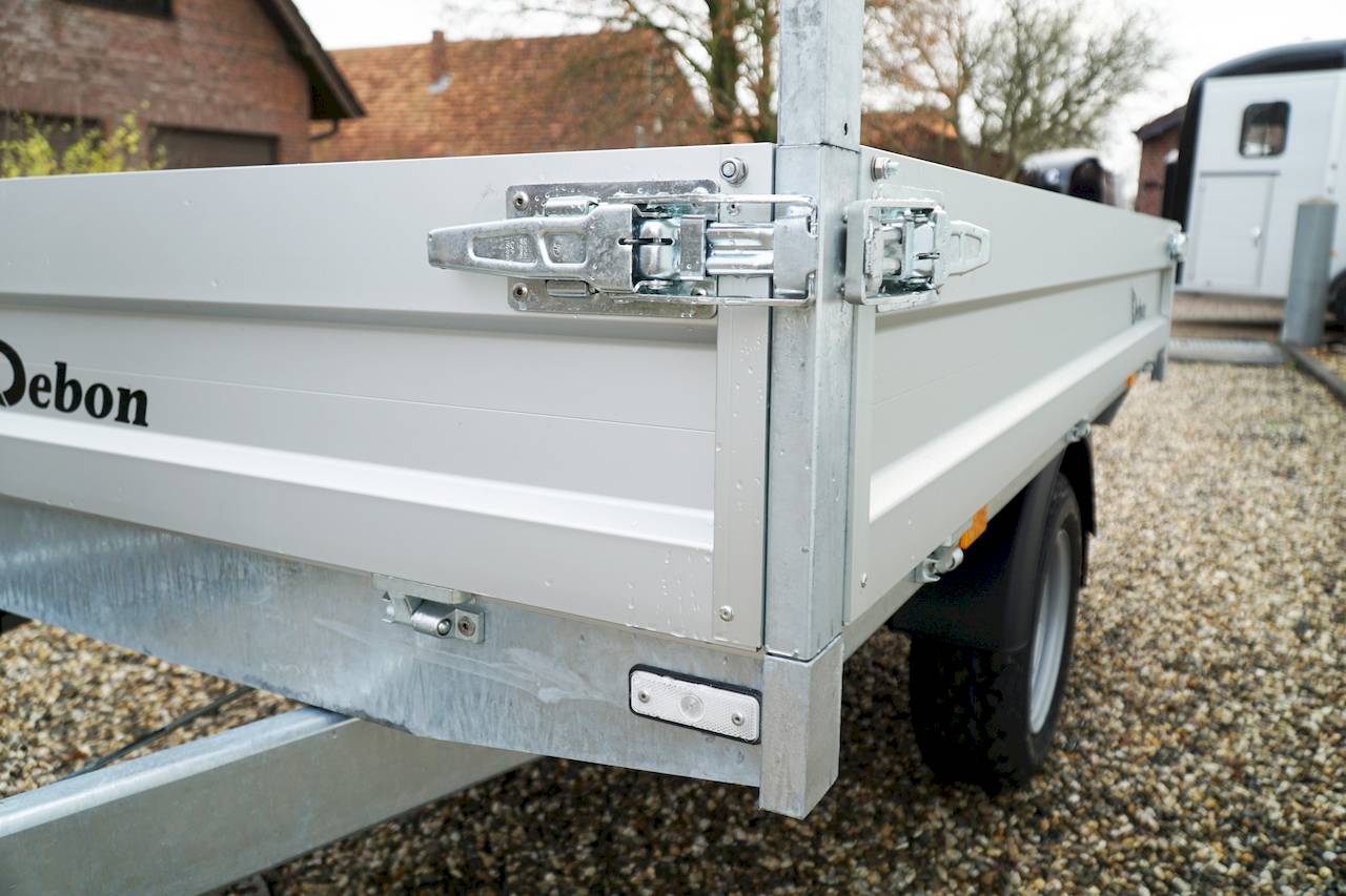 CHEVAL LIBERTE DEBON PW0 LUX