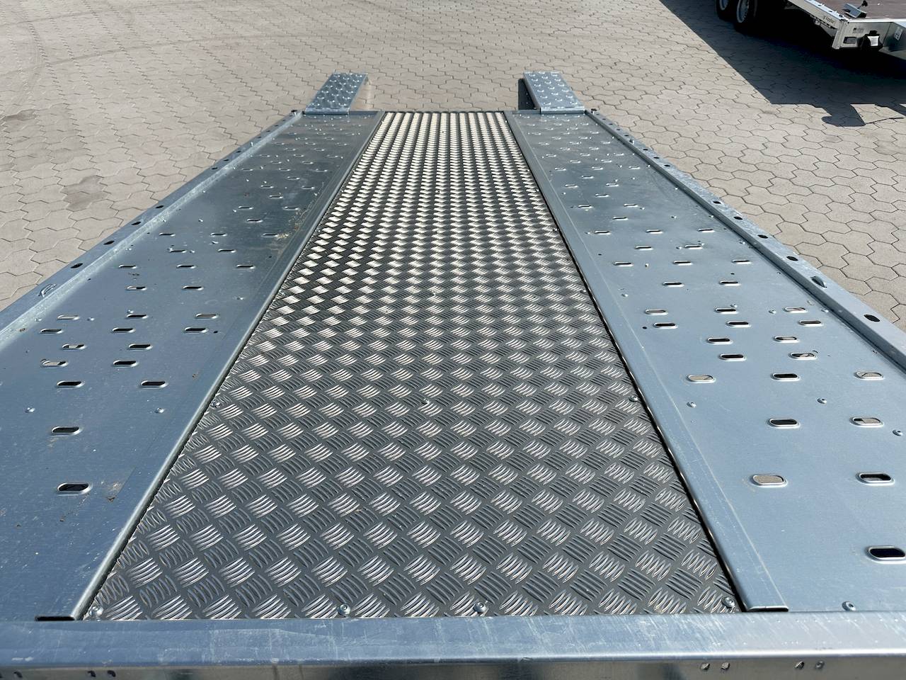 MARTZ GT KIPPBAR 400/2 S 2,7T | HOLZ + ALURIFFELBLECHBODEN