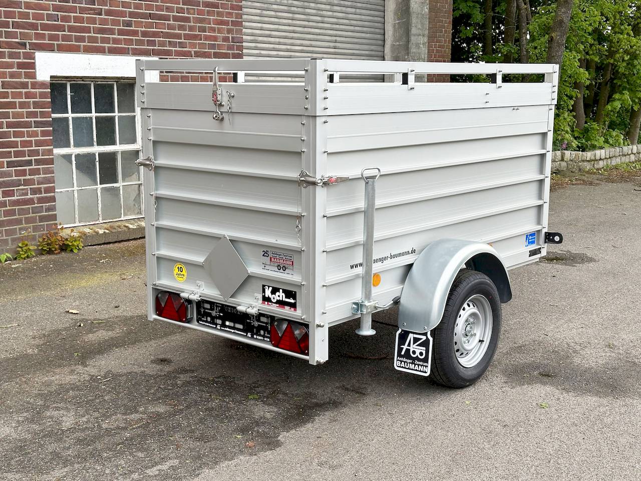 GESCHLOSSENER DECKELANHÄNGER - XS - MIETEN