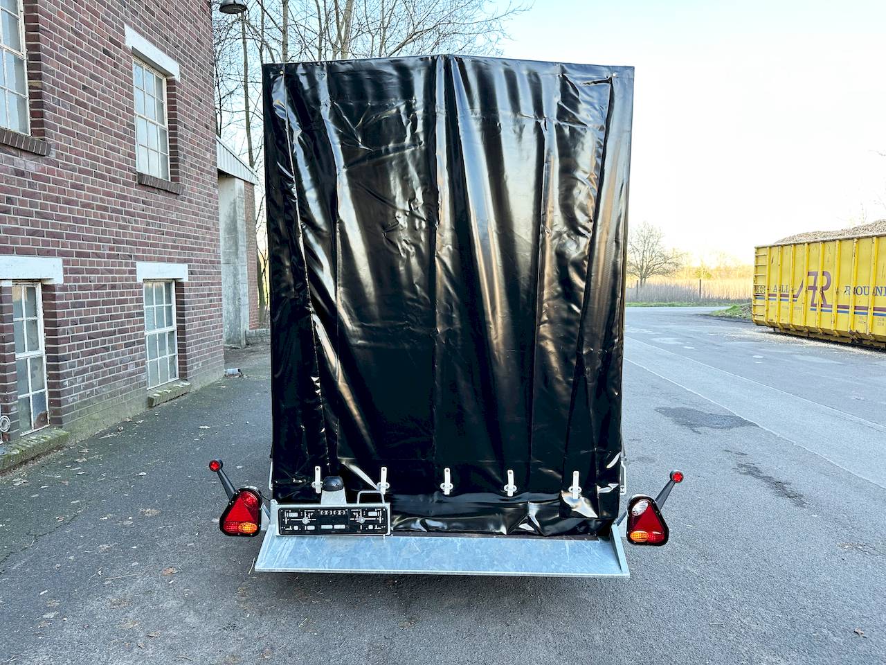 VEZEKO HUSKY FB 35.35 | PLANE | SCHWARZ