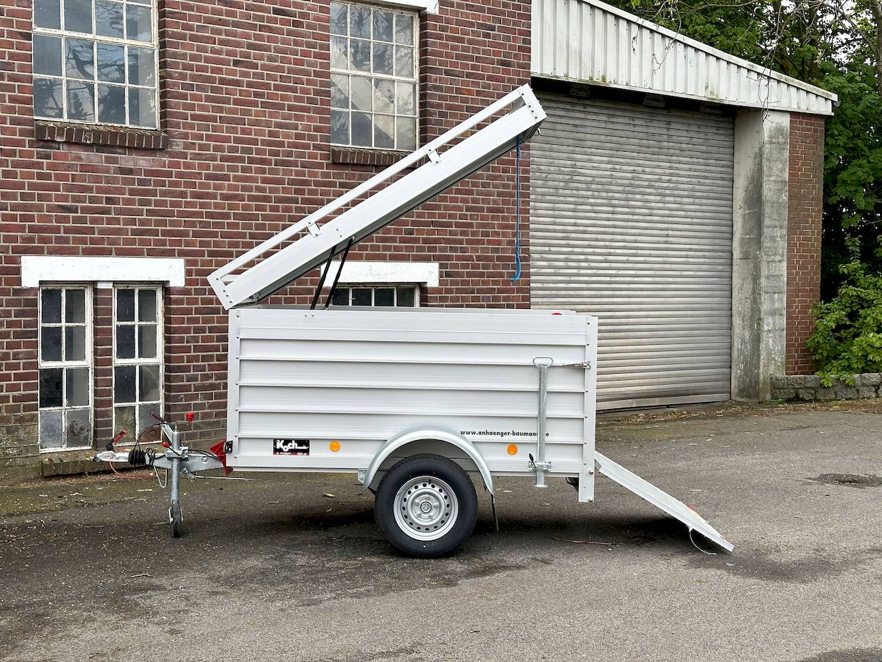 GESCHLOSSENER DECKELANHÄNGER - XS - MIETEN