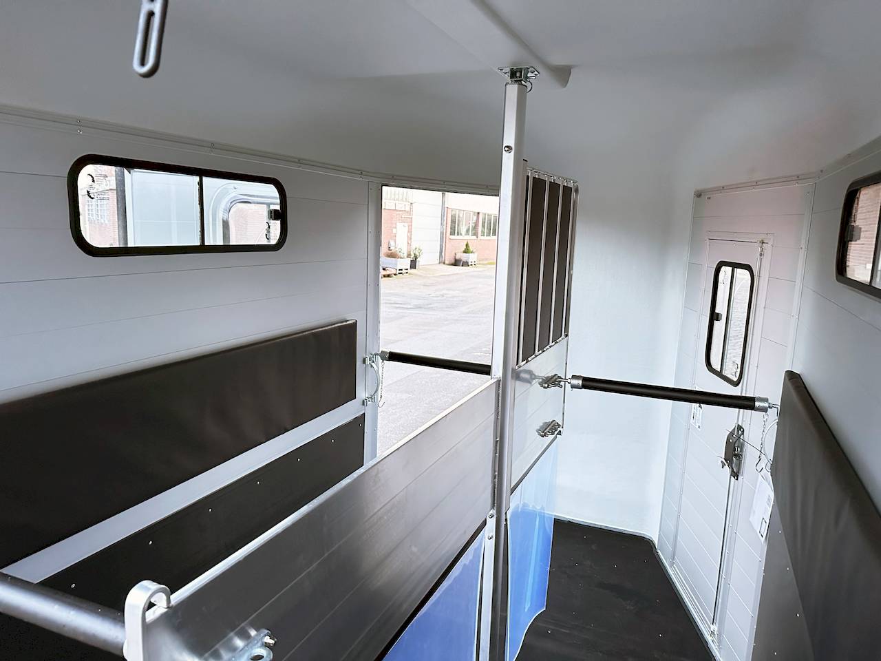 PFERDEANHÄNGER - M+ - MIETEN