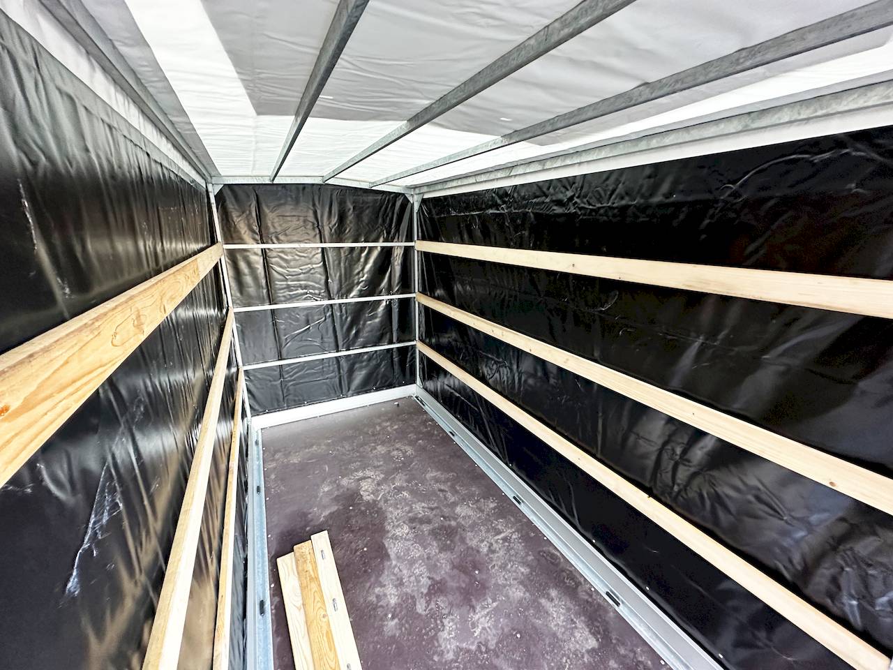 VEZEKO HUSKY FB 35.35 | PLANE | SCHWARZ