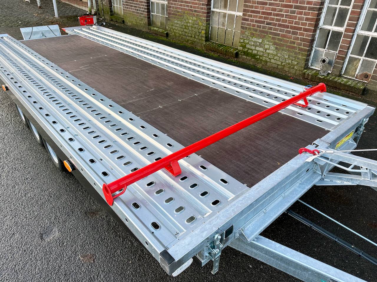 VEZEKO IMOLA S 35.47 ROAD MASTER | TRIDEM | HANDSEILWINDE