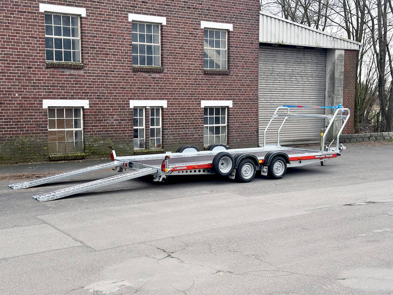 BRIAN JAMES A4 125-2424 TRANSPORTER | REIFENREGAL