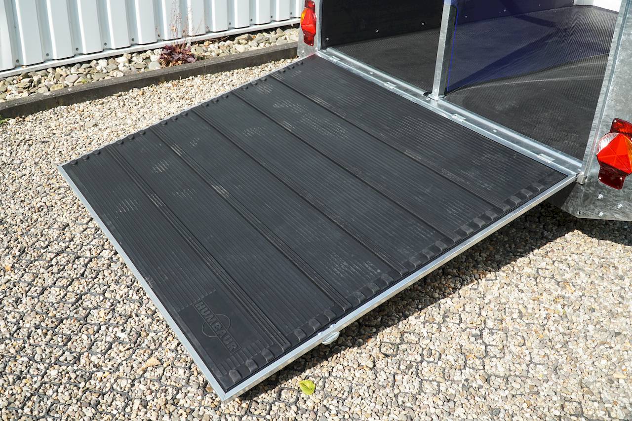 PFERDEANHÄNGER - M - MIETEN