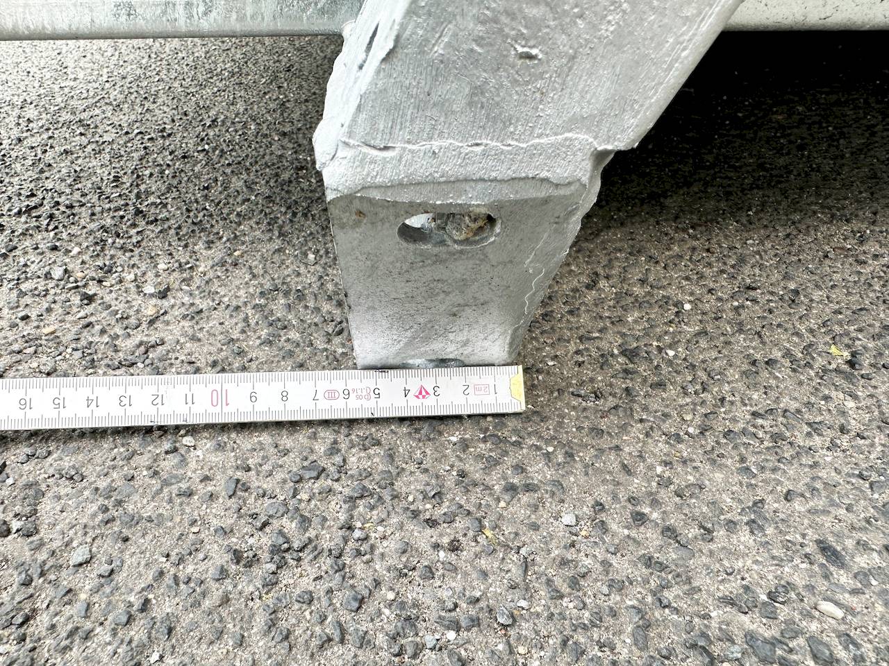 VEZEKO Abrollmulde 105cm Stahlblech feuerverzinkt VEZEKO Abrollmulde 105cm Stahlblech feuerverzinkt