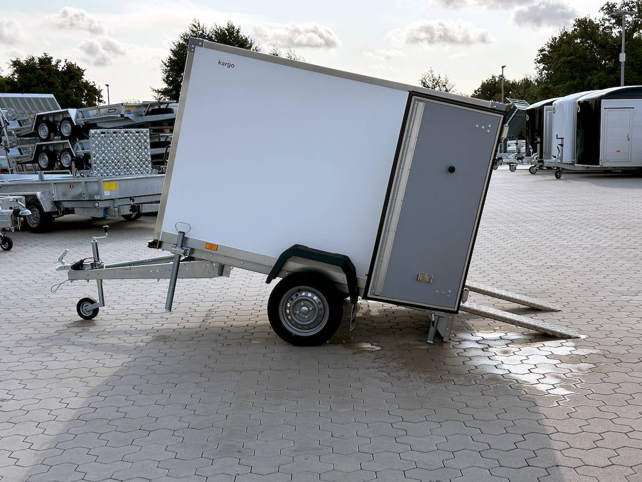 MARTZ SMART KARGO 235 0,75T | RAMPEN