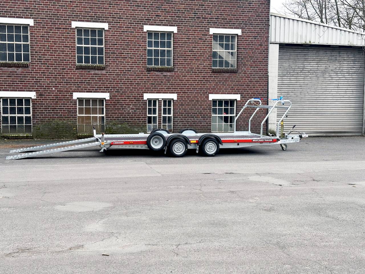 BRIAN JAMES A4 125-2424 TRANSPORTER | REIFENREGAL