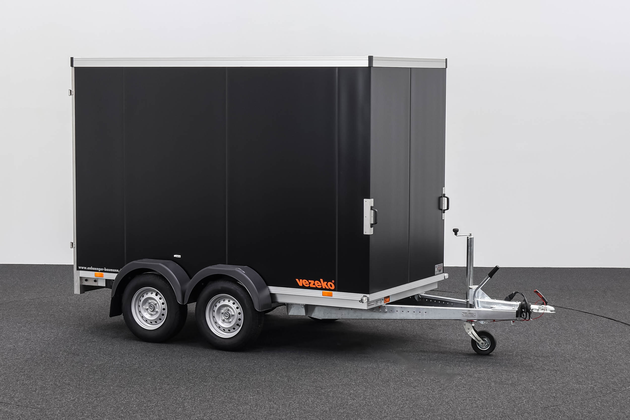 VEZEKO TK B 27.30 | BLACK