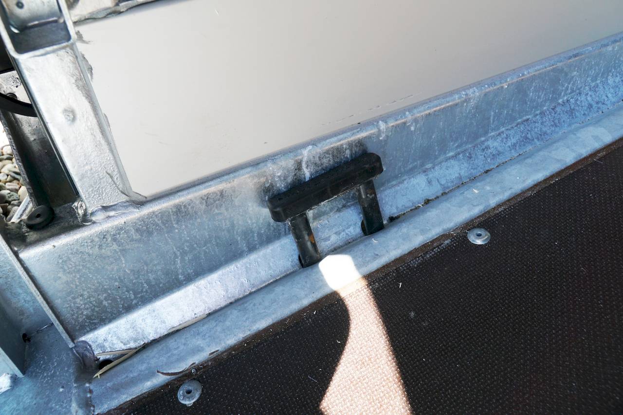 VEZEKO HUSKY FB 13.28 | PLANE | SCHWARZ