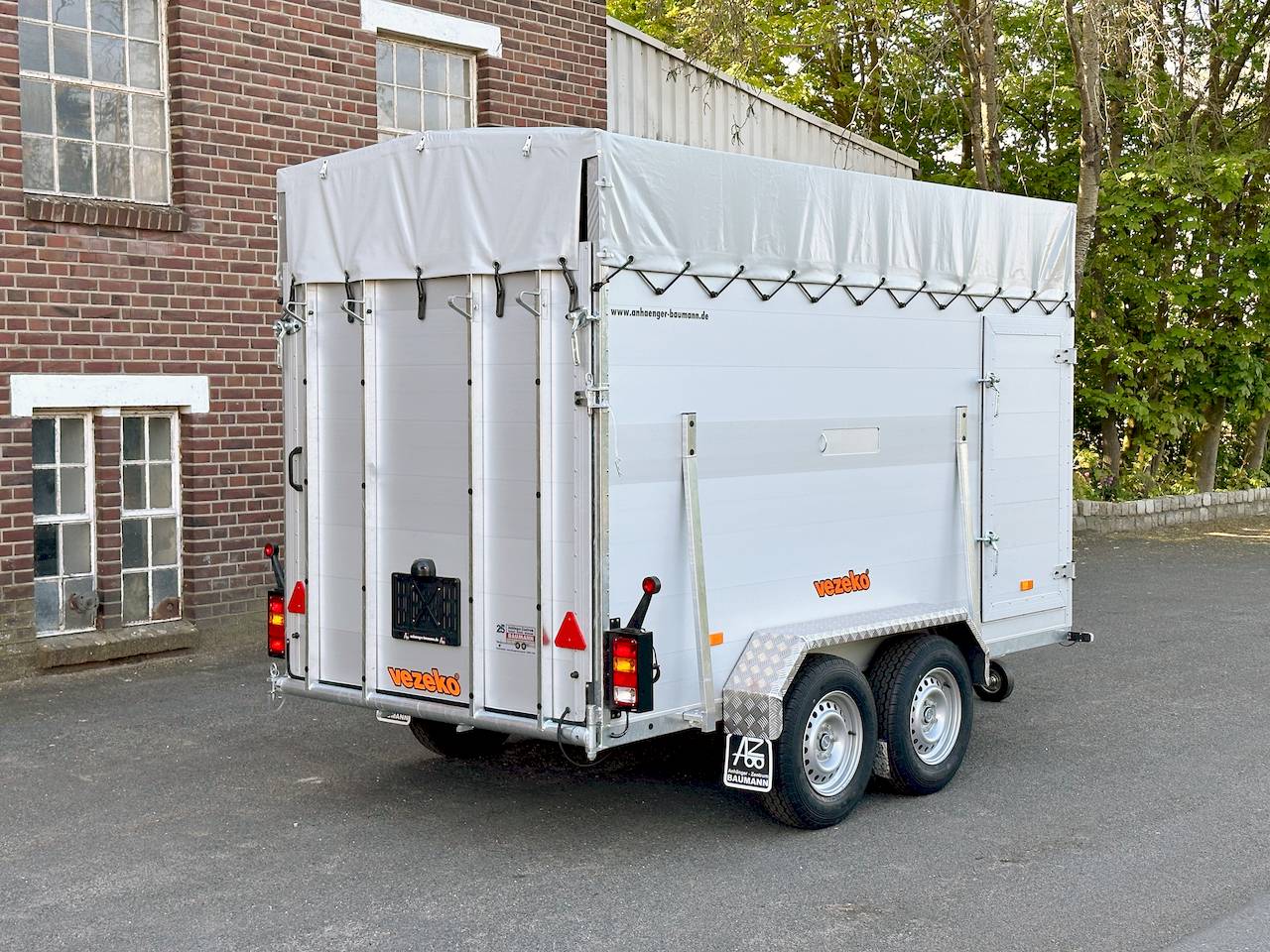 VEZEKO VT 2700 ALUBODEN | RAMPE-/TÜR-KOMBI | TREIBGITTER