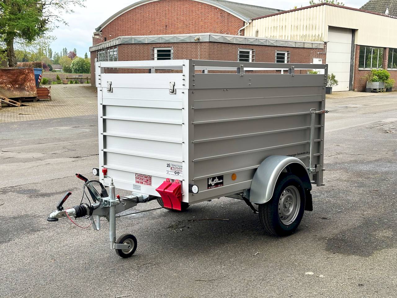 GESCHLOSSENER DECKELANHÄNGER - XS - MIETEN