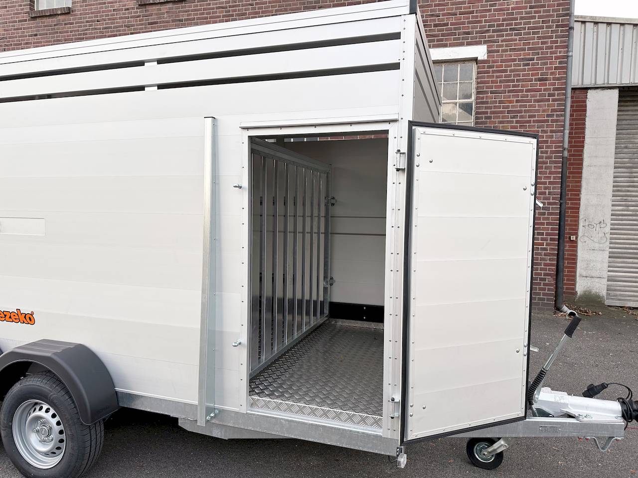 VEZEKO VT 3500 K-W | ALUBODEN | RAMPE-/TÜR-KOMBI | QUERTRENNWAND