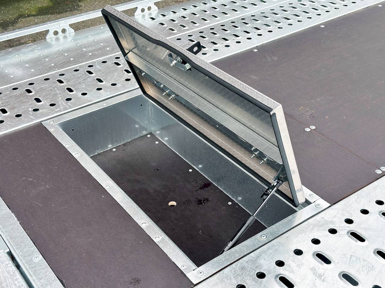 BRIAN JAMES T TRANSPORTER 231-5522-35-3-10 | FDC | ANKIPPBAR | TRIDEM 10"