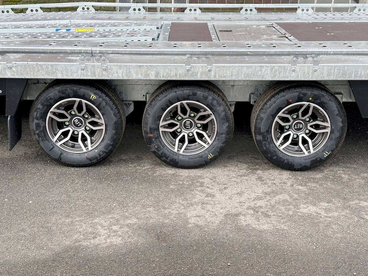 BRIAN JAMES T TRANSPORTER 231-5522-35-3-10 | FDC | ANKIPPBAR | TRIDEM 10"