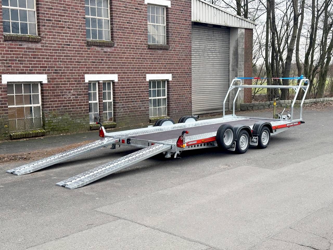 BRIAN JAMES A4 125-2424 TRANSPORTER | REIFENREGAL