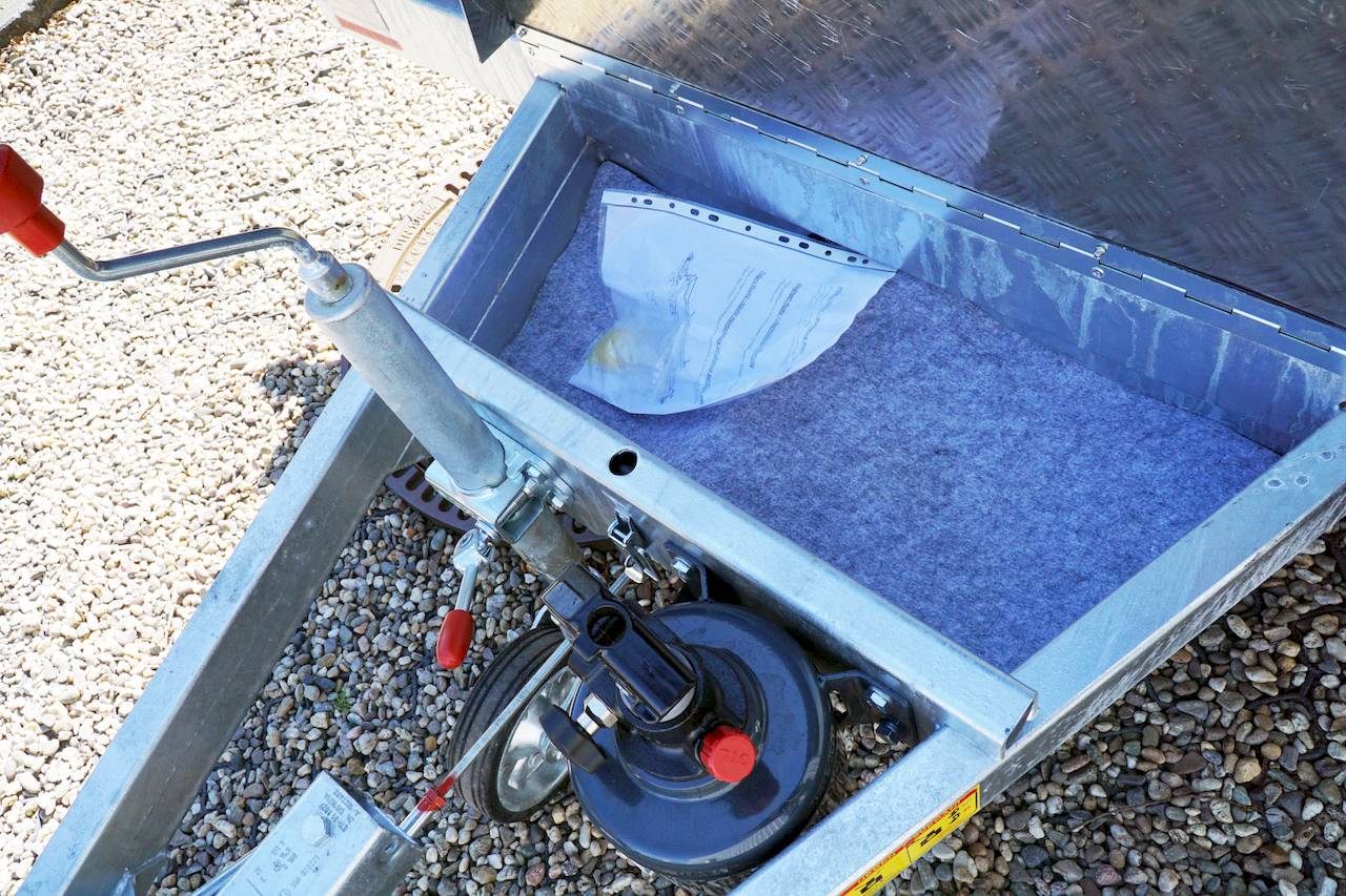 VEZEKO HUSKY FB 13.28 | PLANE | SCHWARZ