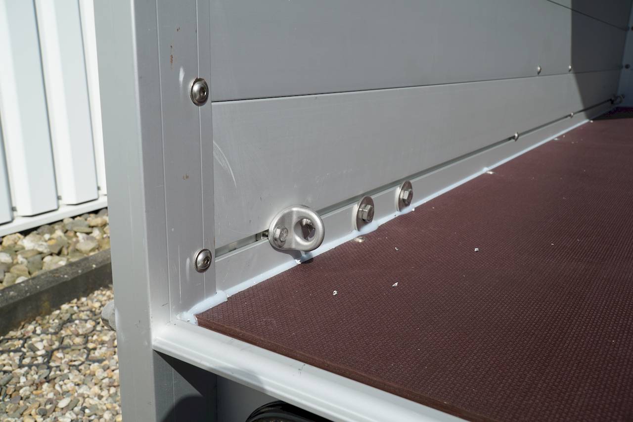 GESCHLOSSENER DECKELANHÄNGER - S - MIETEN