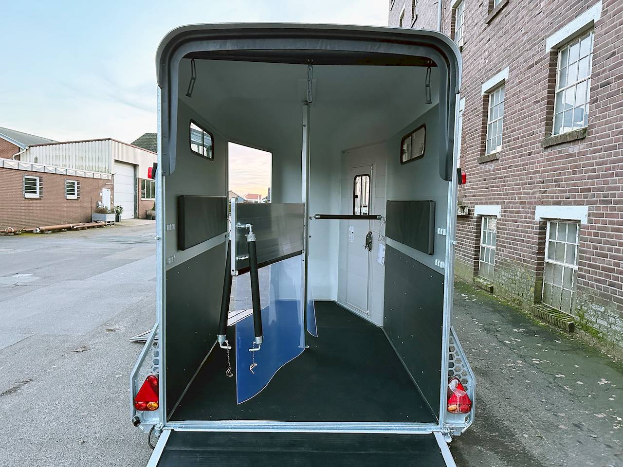 PFERDEANHÄNGER - M+ - MIETEN