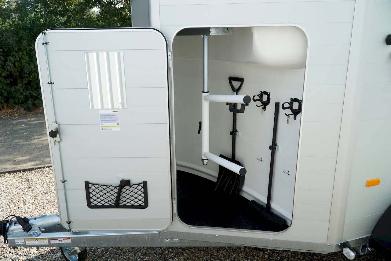 PFERDEANHÄNGER - M - MIETEN