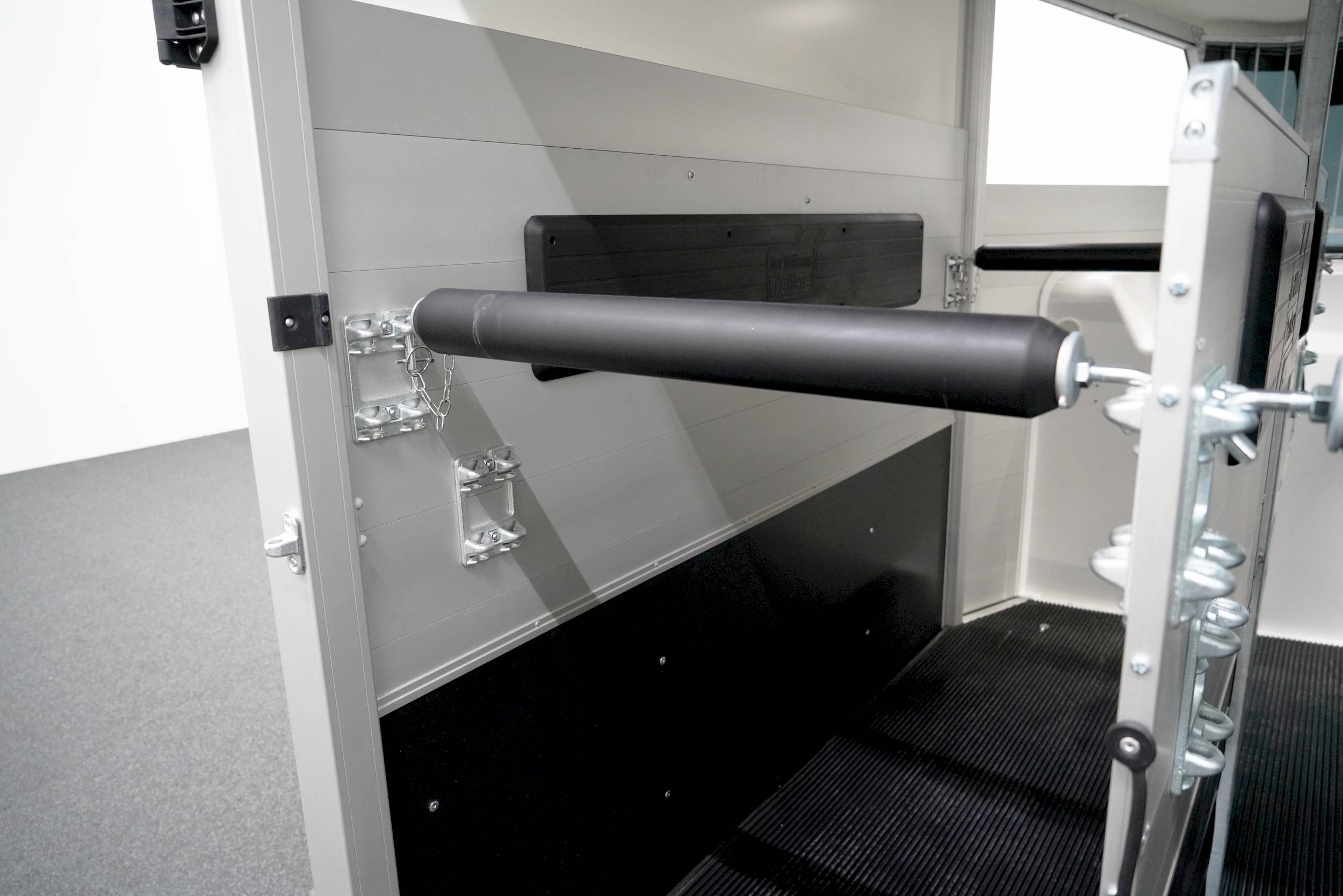 IFOR WILLIAMS HBX 511 | SCHWARZ