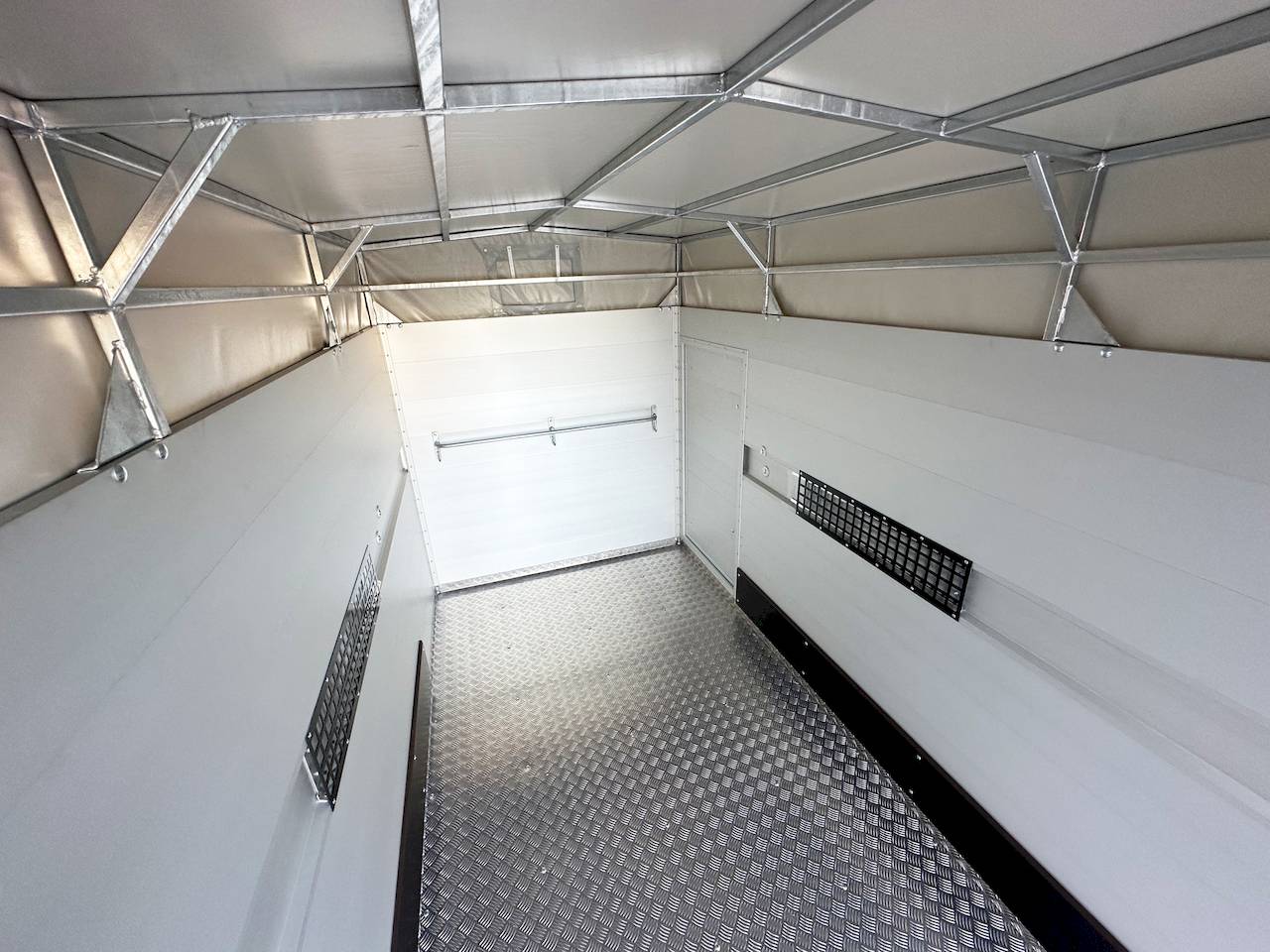 VEZEKO VT 2700 ALUBODEN | RAMPE-/TÜR-KOMBI | TREIBGITTER
