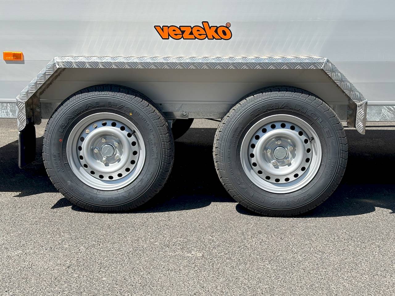 VEZEKO VT 3500 | RAMPE-/TÜR-KOMBI I TREIBGITTER | QUERTRENNWAND