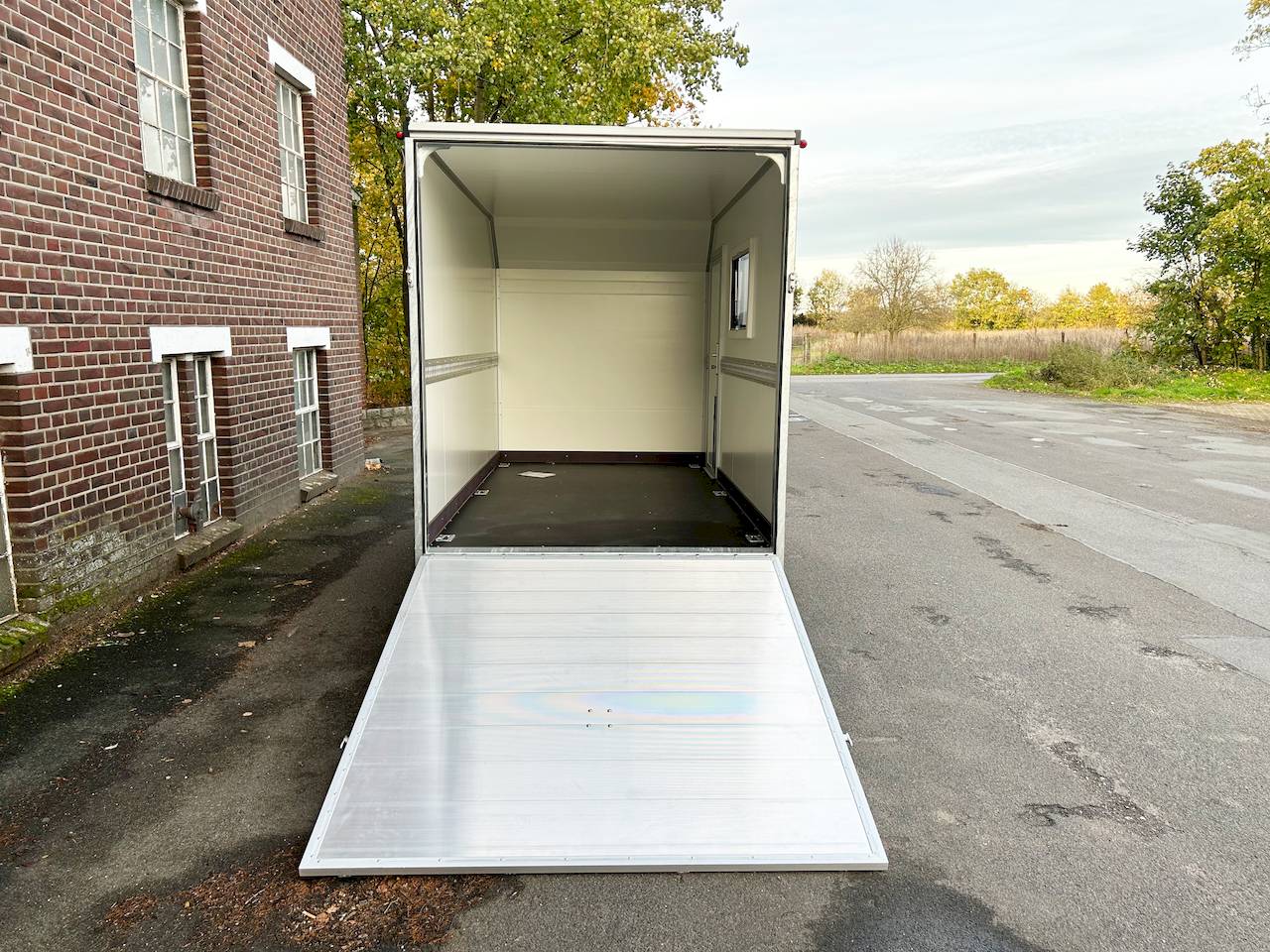 VEZEKO TK C 15.35 | SILBER | SEITENTÜR | RAMPE